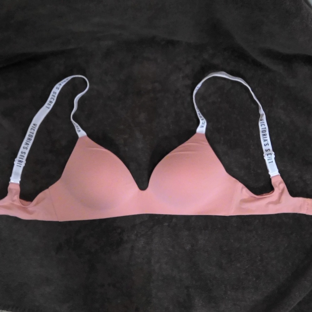 Victoria's Secret Lightly Lined Wireless Bra